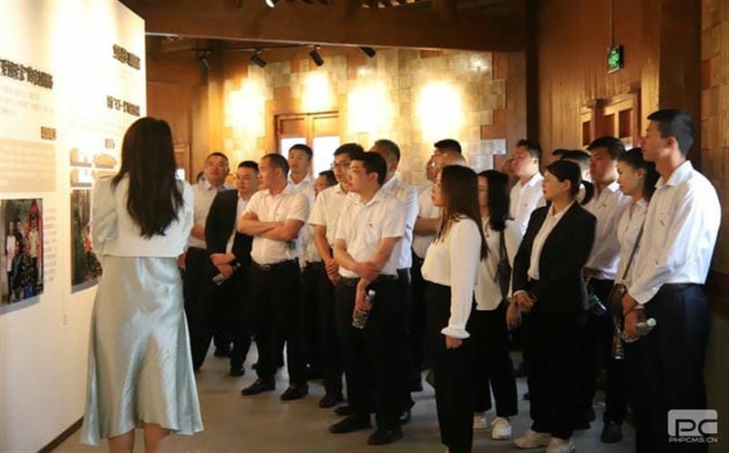 四川尊龙凯时二八一大队党委在西昌家风馆开展“弘扬清廉家风，，，，，，，，传承廉洁家训”警示教育活动