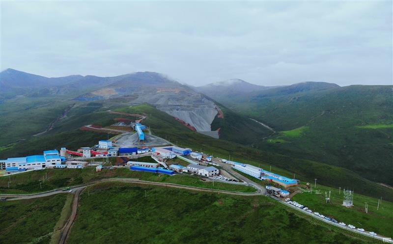 向阳而生，，，，，集团松树南沟金矿勇立峰顶搏劲风！